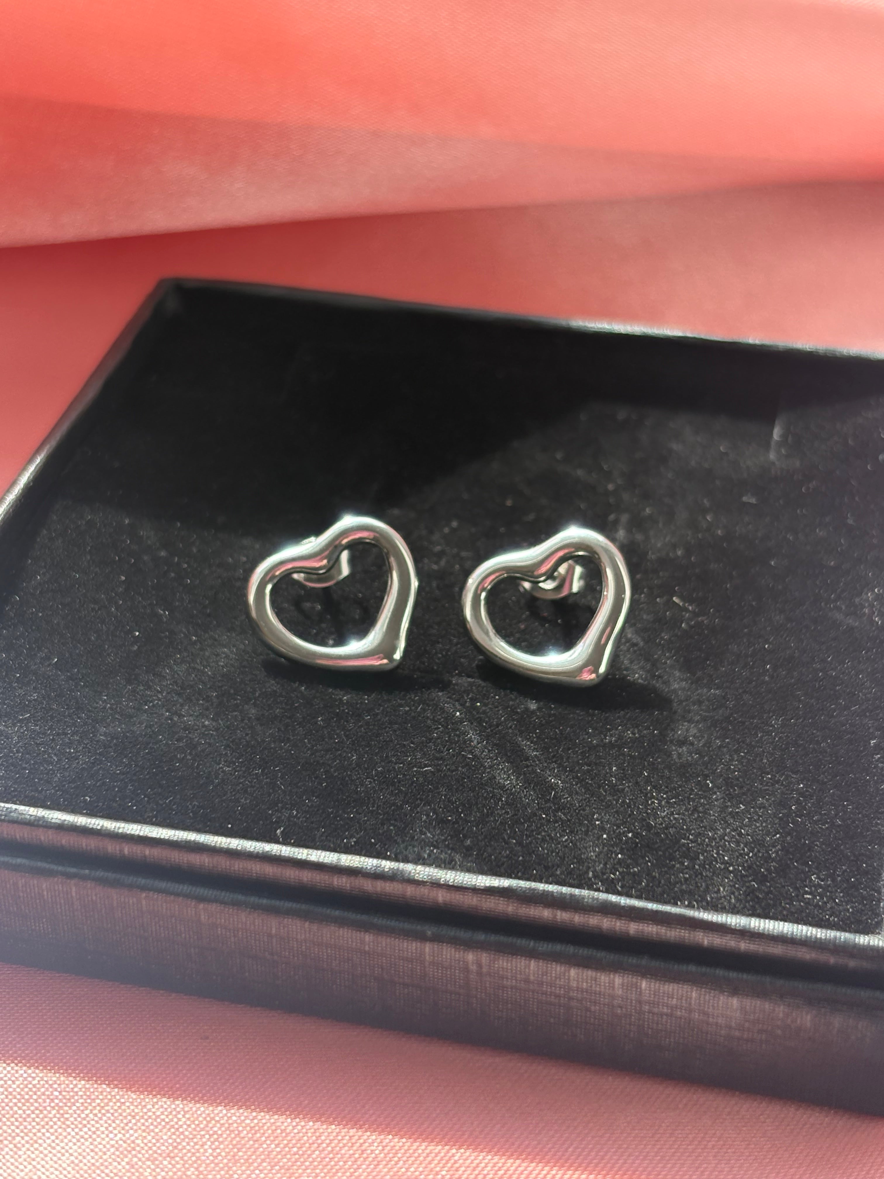 Tiff inspired heart studs / 18k gold plated stainless steel/ hypoallergenic