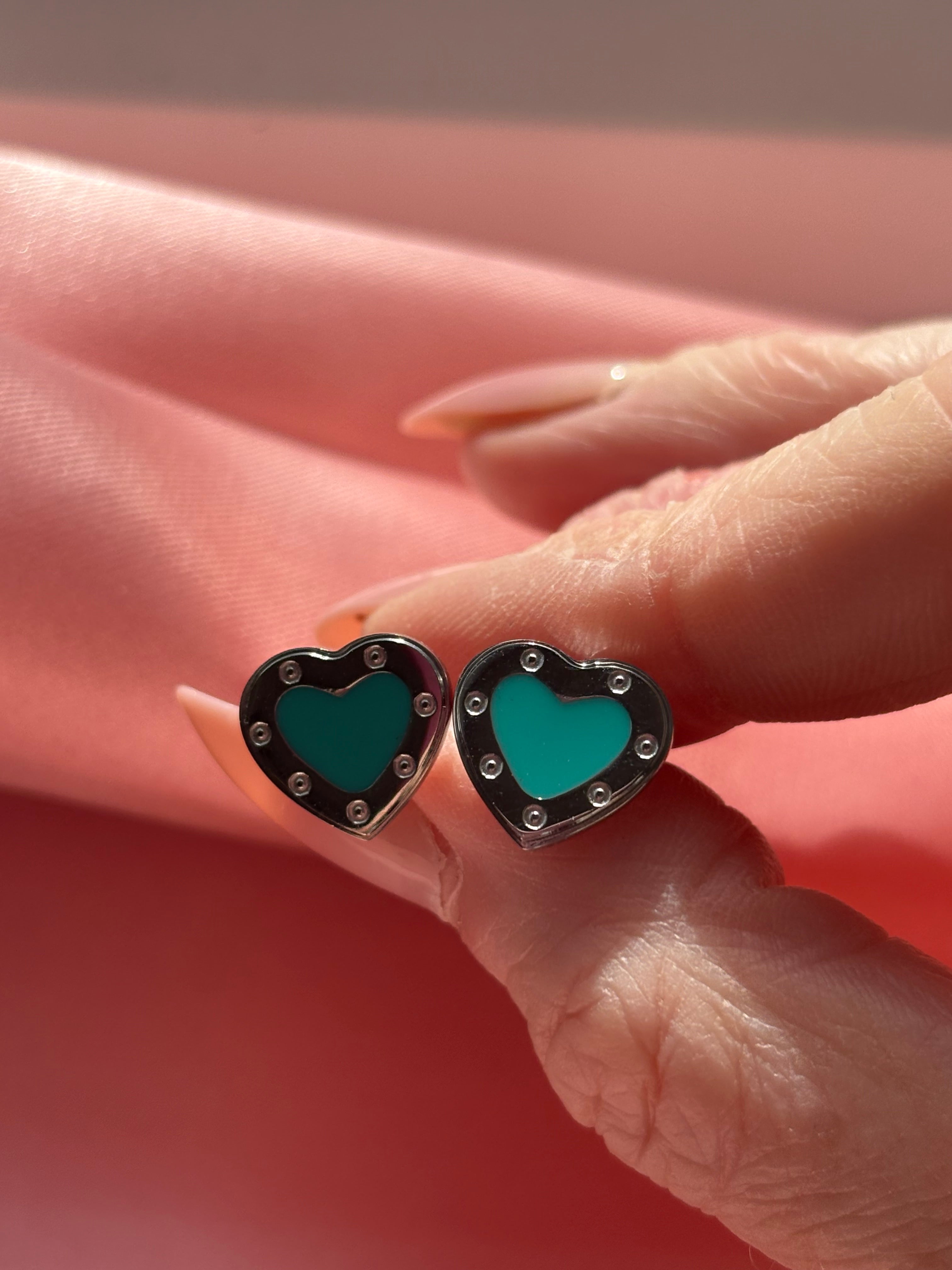 Tiff inspired heart studs / stainless steel / hypoallergenic