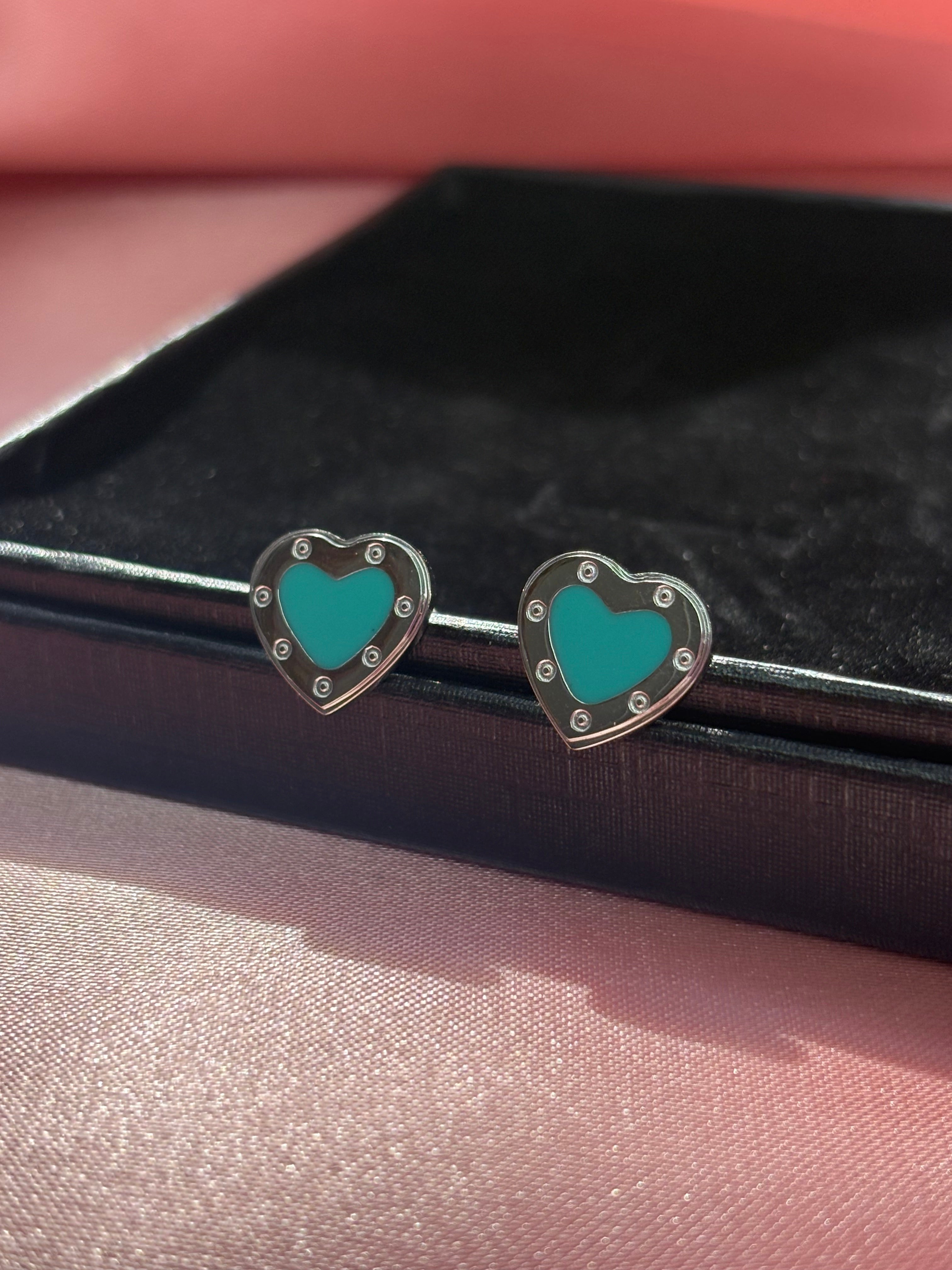 Tiff inspired heart studs / stainless steel / hypoallergenic