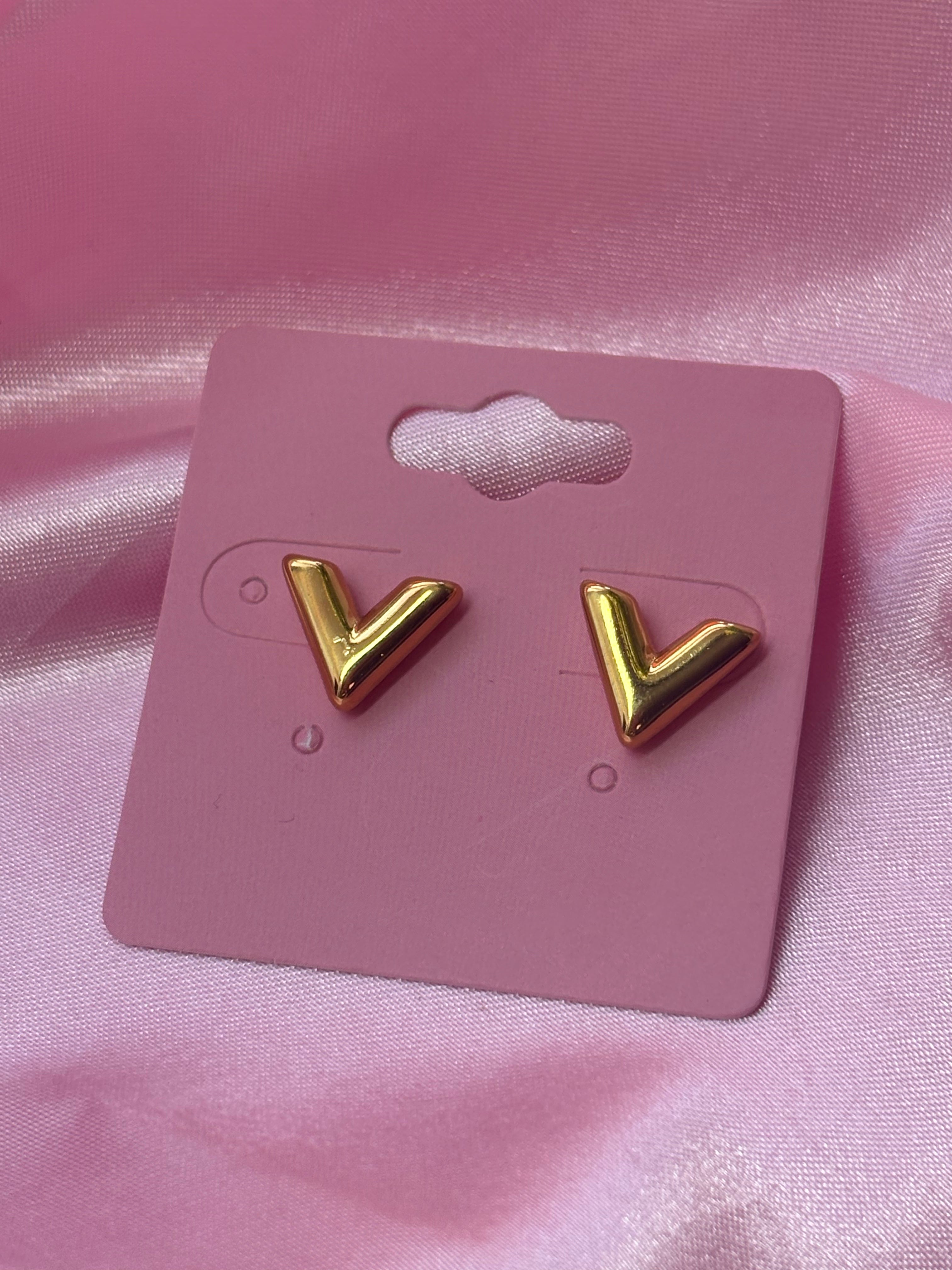 Inspired V studs / stainless steel / hypoallergenic